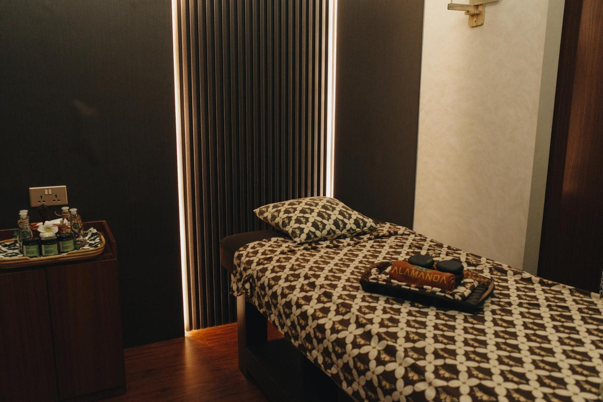 Batam Harbour Boutique Hotel&Spa Nagoya Extérieur photo