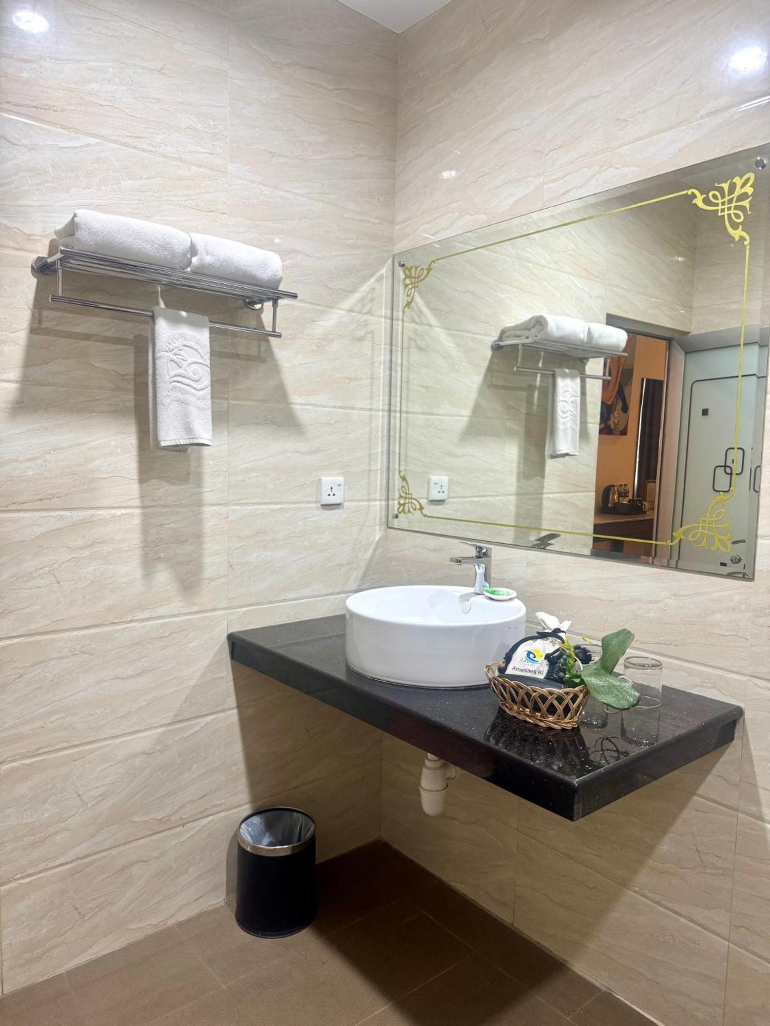 Batam Harbour Boutique Hotel&Spa Nagoya Extérieur photo